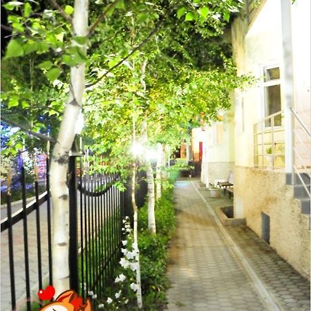 Hotel Gostinyi Dvor Bosteri Bagian luar foto