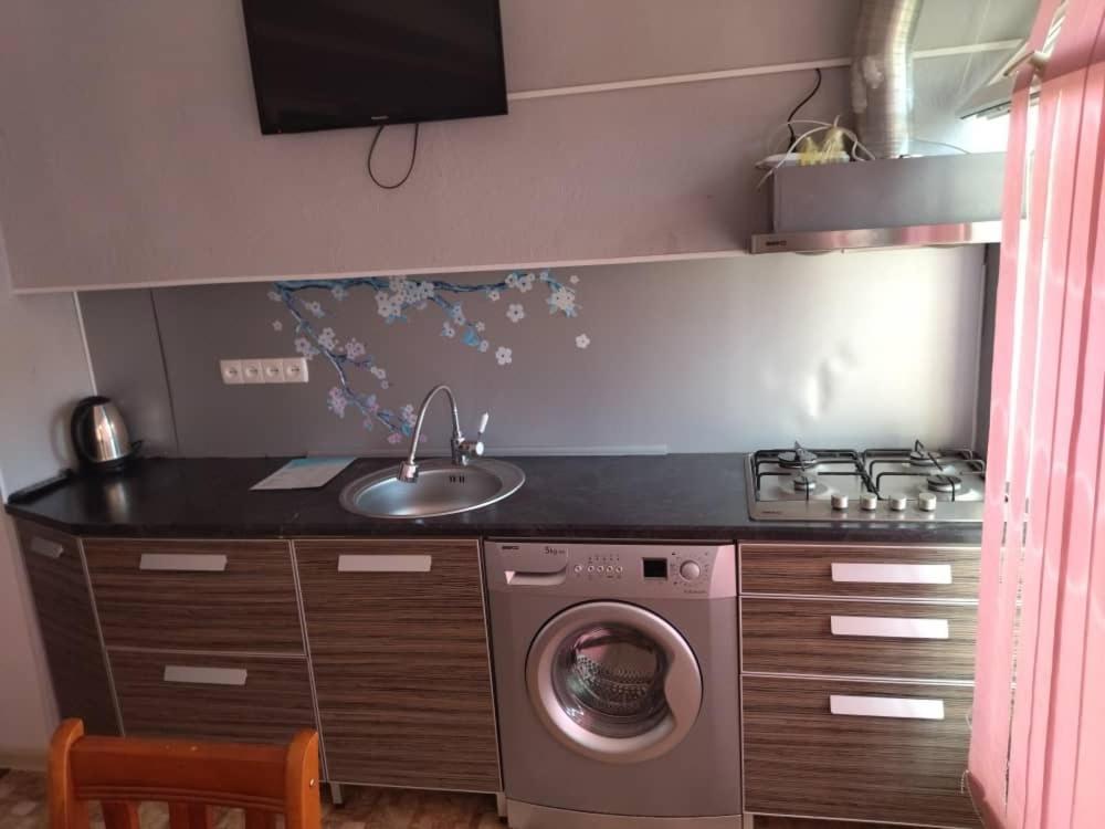 Hotel Gostinyi Dvor Bosteri Bagian luar foto