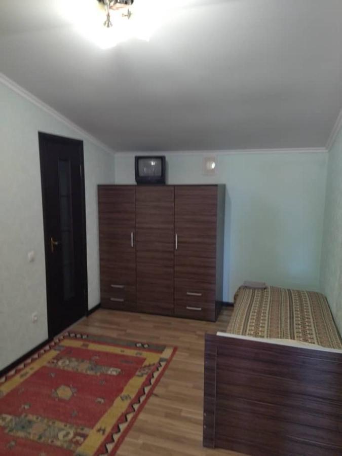 Hotel Gostinyi Dvor Bosteri Bagian luar foto
