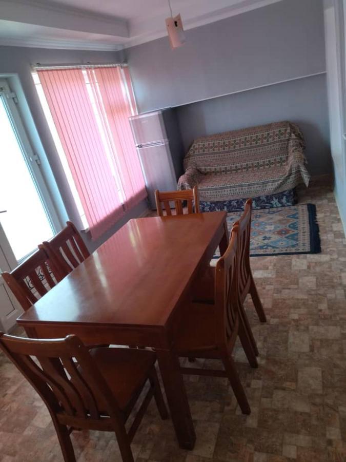 Hotel Gostinyi Dvor Bosteri Bagian luar foto